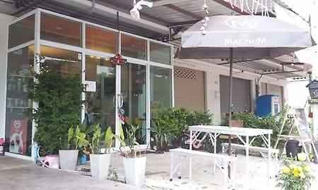 Lemon Tree Motel Σούρατ Τανί Εξωτερικό φωτογραφία
