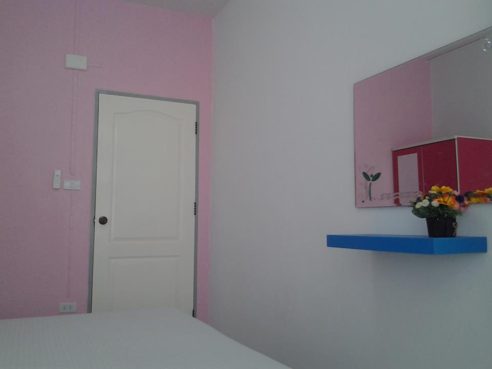 Lemon Tree Motel Σούρατ Τανί Εξωτερικό φωτογραφία